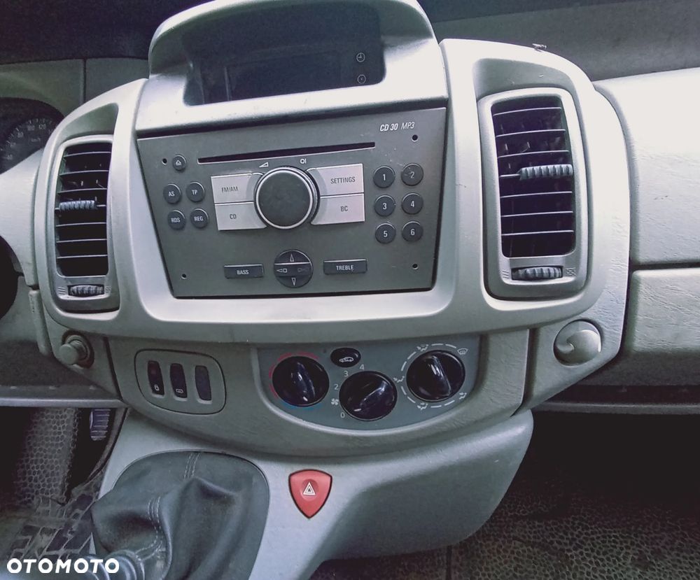 Opel Vivaro - 9