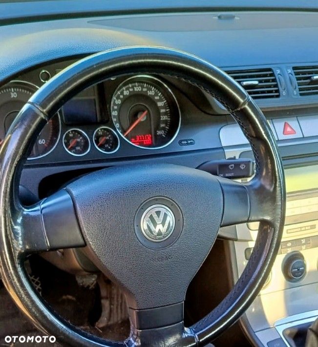 Volkswagen Passat - 5