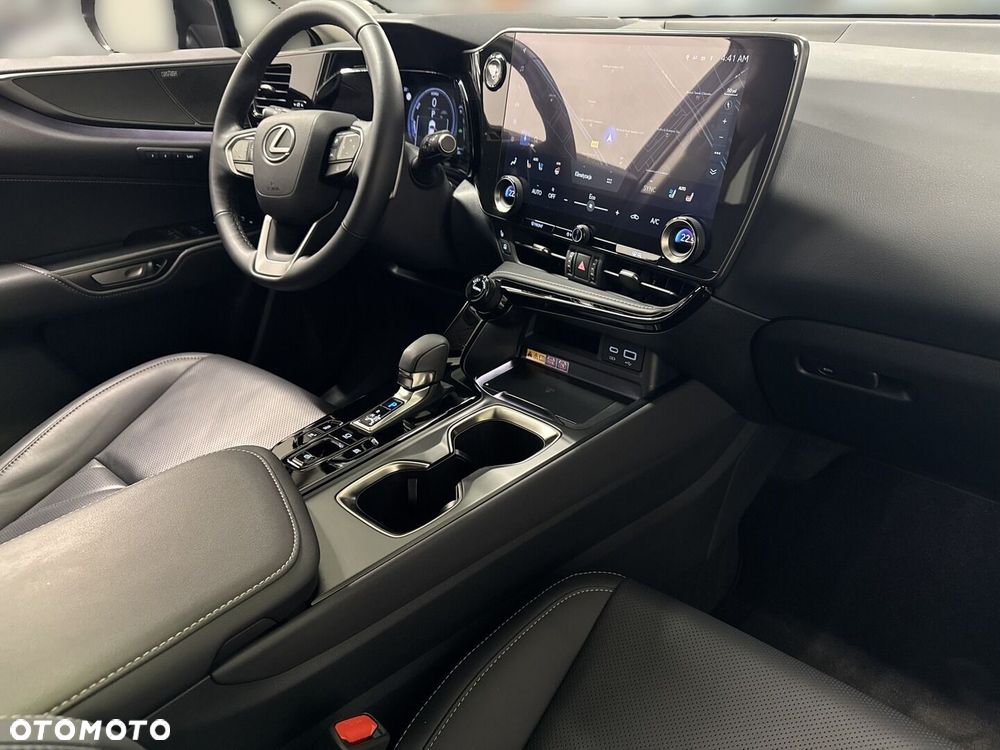 Lexus NX 350h Omotenashi AWD - 25
