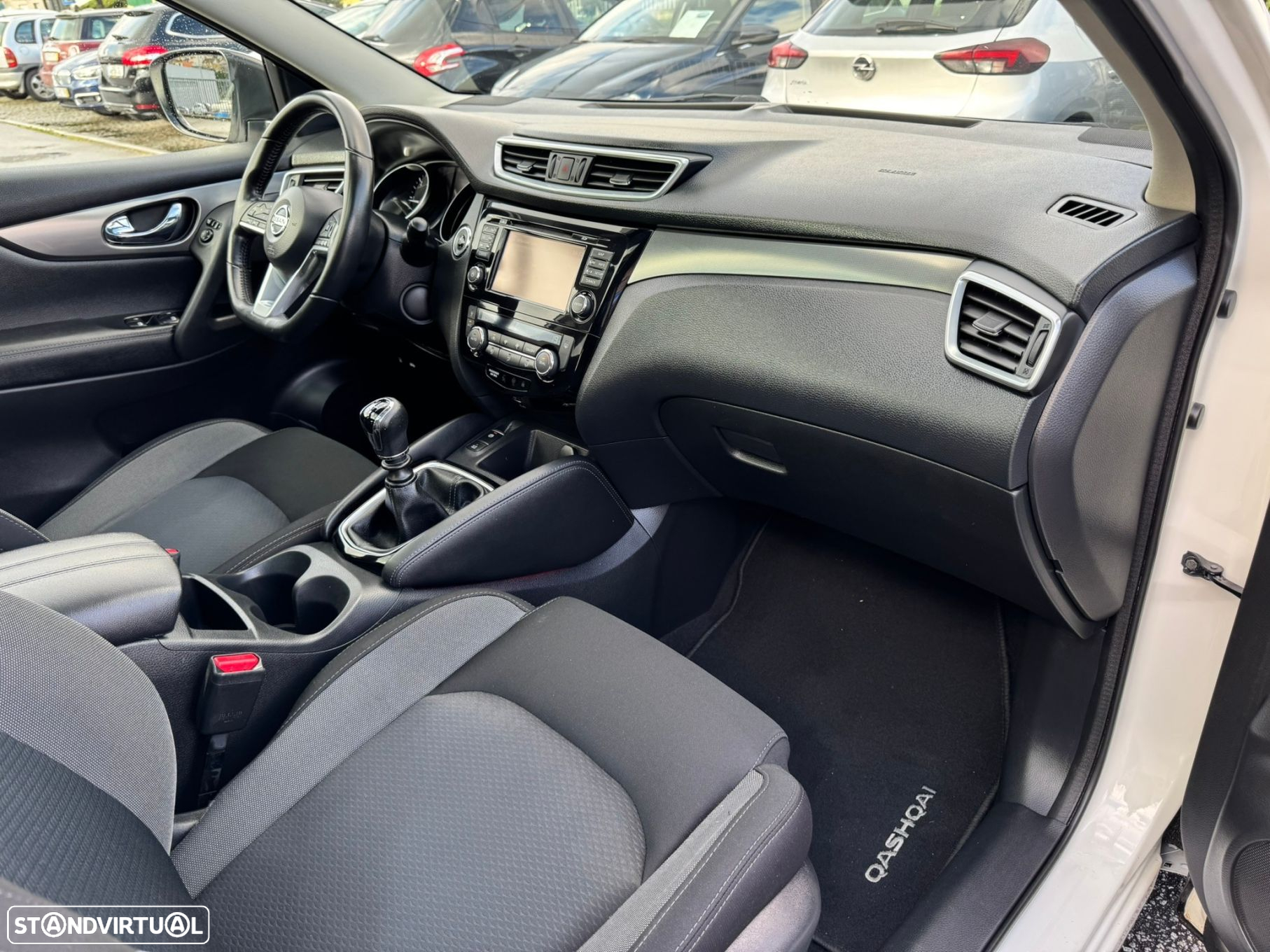Nissan Qashqai 1.5 dCi N-Connecta J18 - 15