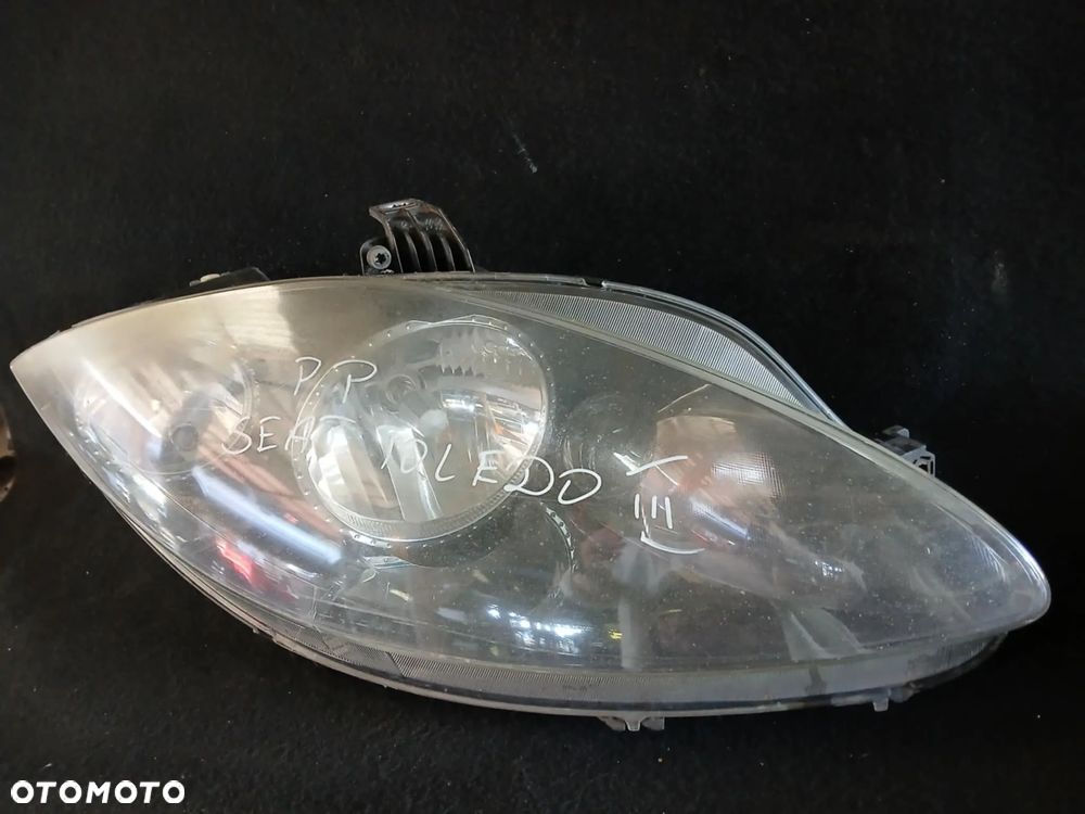 Seat Toledo III Lampa prawa przednia - 1