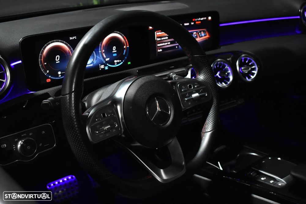 Mercedes-Benz A 250 e 8G-DCT AMG Line - 31