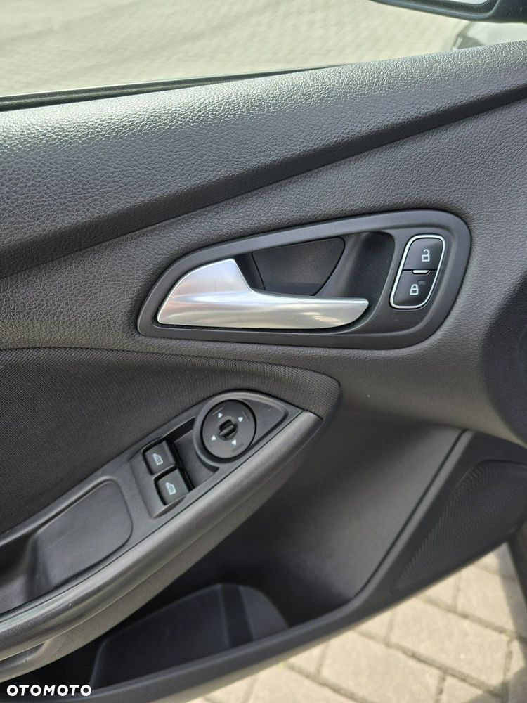 Ford Focus - 13