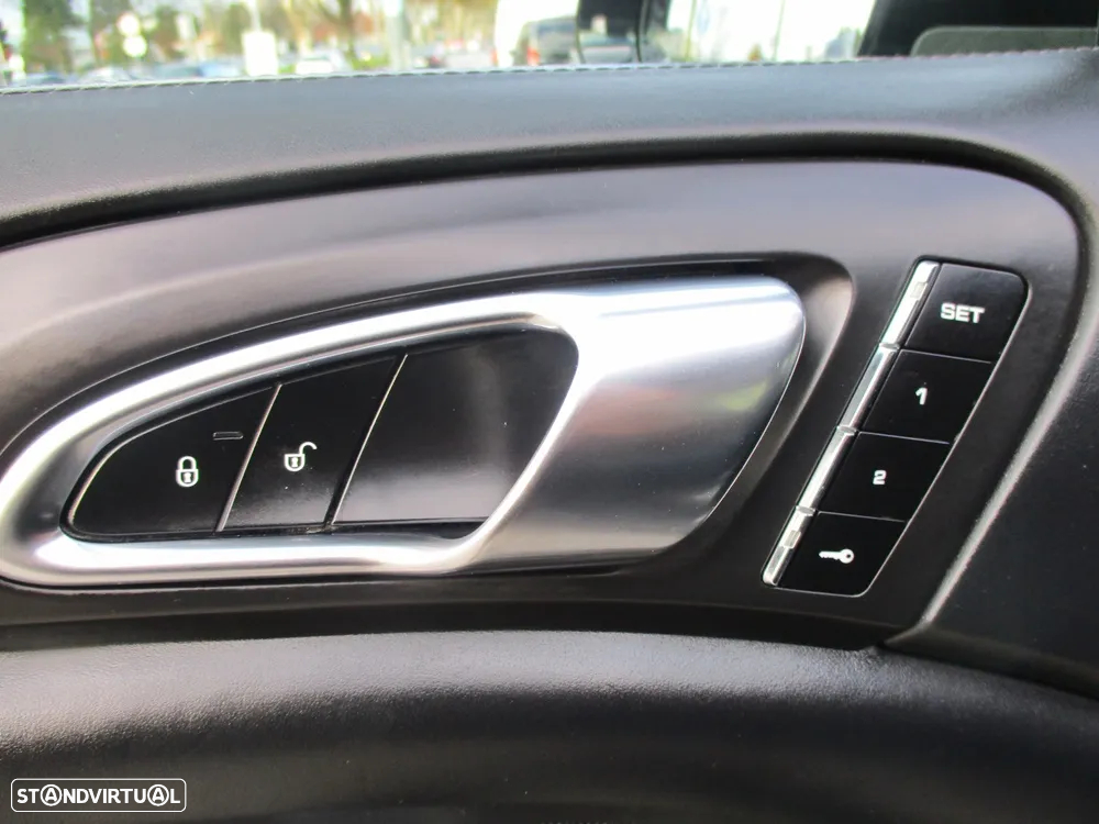 Porsche Cayenne S - 24