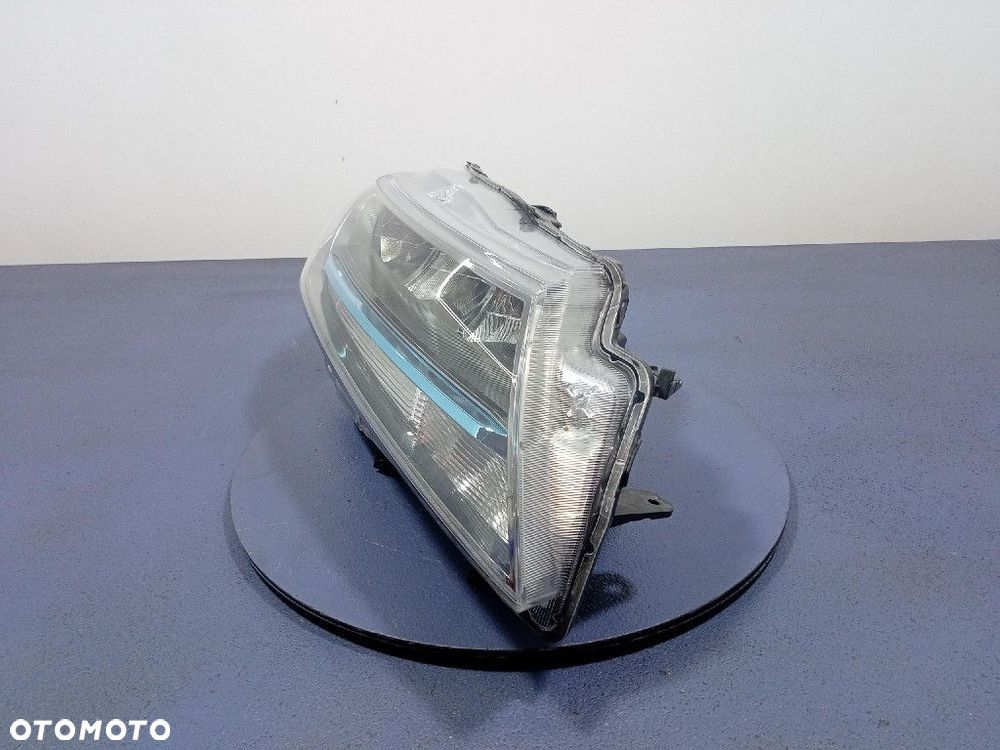 SUZUKI VITARA II II- LIFT 18- REFLEKTOR PRAWY LAMPA PRZÓD 100-7R016 - 2