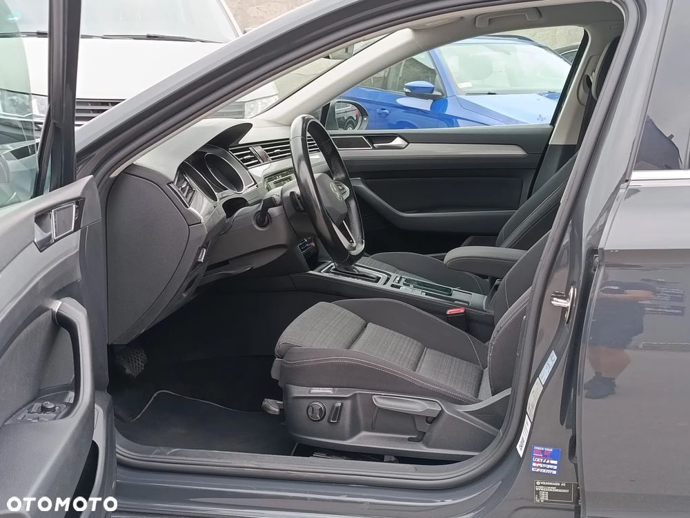 Volkswagen Passat 2.0 TDI EVO Elegance DSG - 4