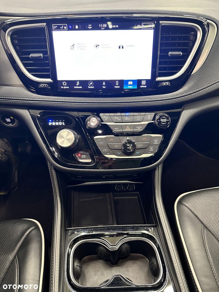 Chrysler Pacifica - 20