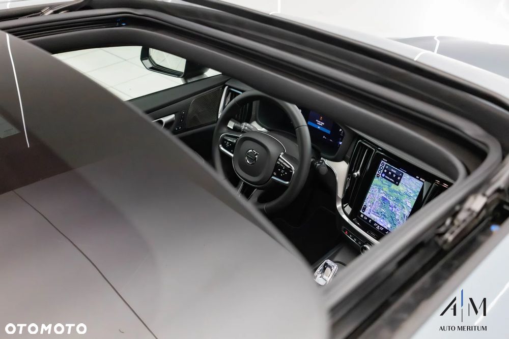 Volvo S60 B5 B AWD Ultimate Dark - 19