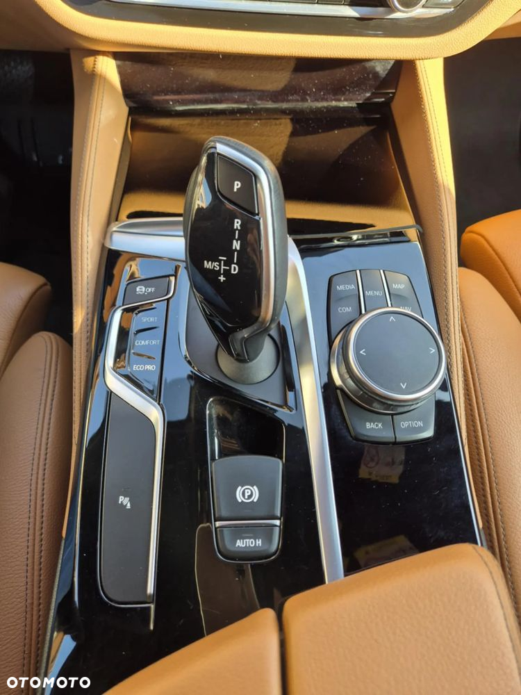 BMW Seria 5 520d Luxury Line - 10
