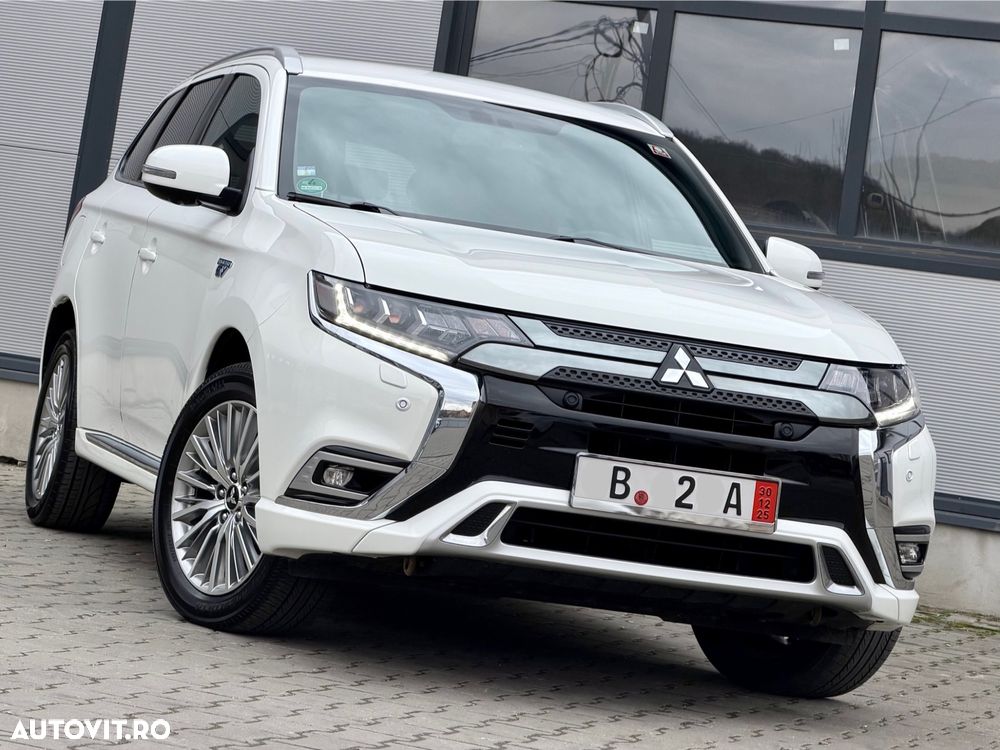 Mitsubishi Outlander - 32