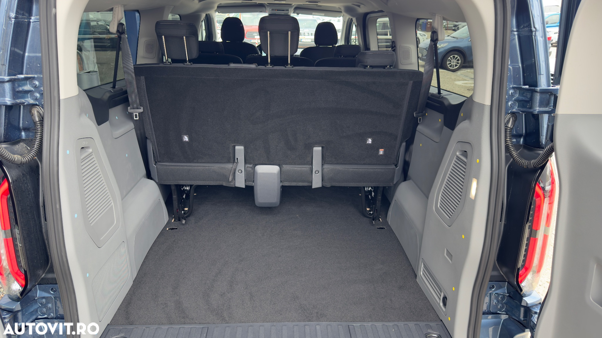 Ford Transit Custom Shuttle Bus 320 2.0 EcoBlue 170 CP L2H1 Titanium Aut. - 9