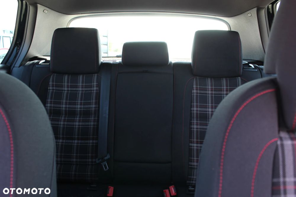 Volkswagen Golf 2.0 TSI GTI - 25