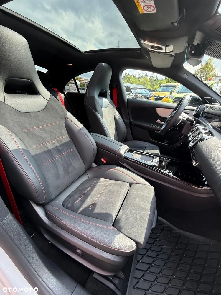 Mercedes-Benz CLA AMG 35 4-Matic 7G-DCT - 14