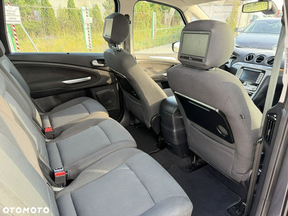 Ford Galaxy - 12