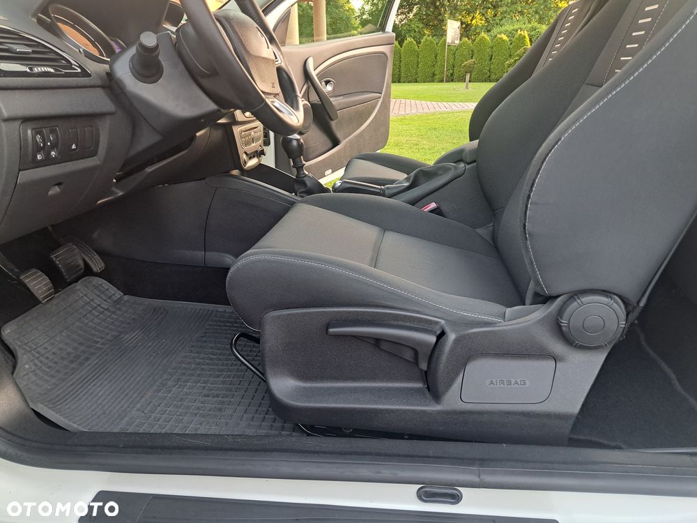 Renault Megane 1.6 16V Luxe Dynamique - 16