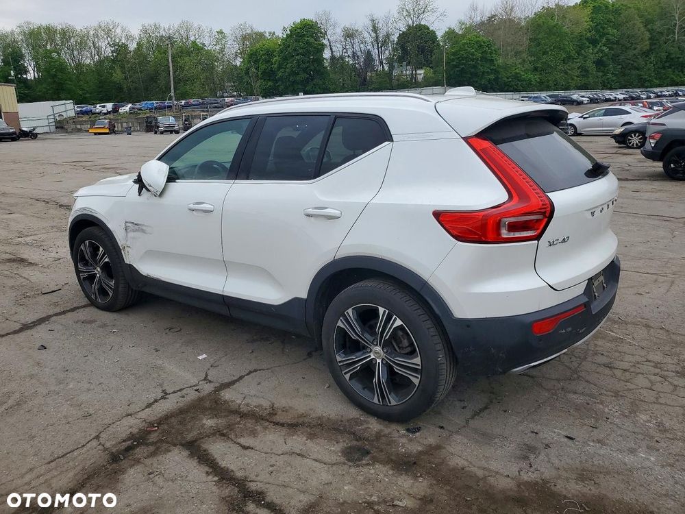 Volvo XC 40 - 3