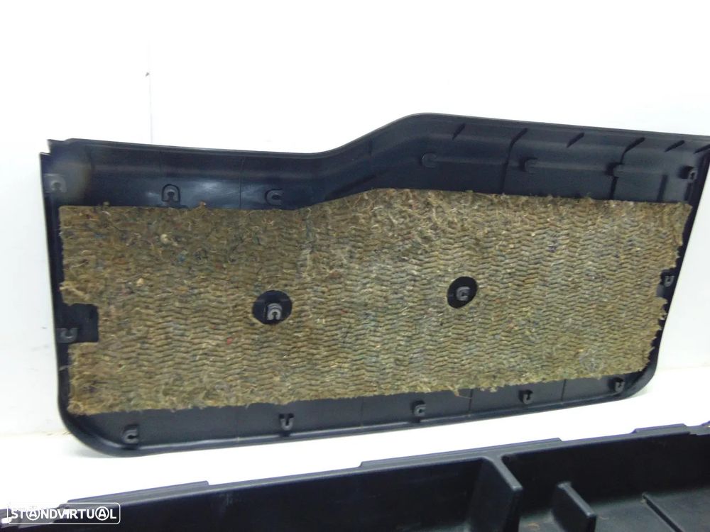 Mitsubishi Pajero caixa arrumos mala - 7