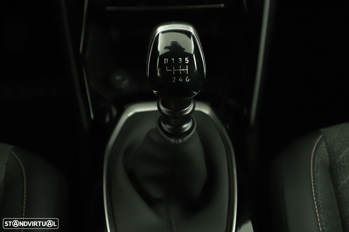 Peugeot 2008 1.2 PureTech Allure - 12