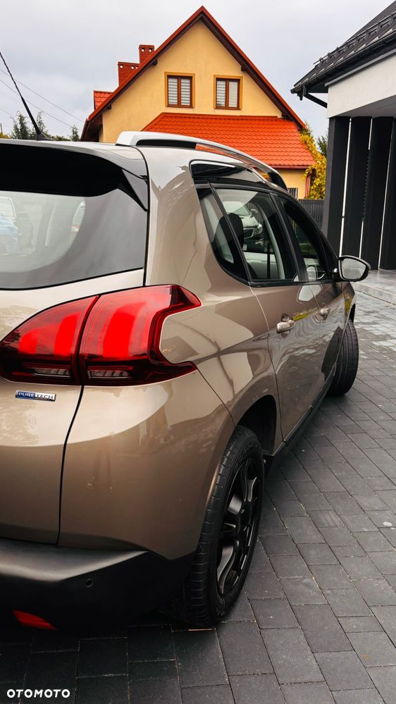 Peugeot 2008 1.2 Pure Tech Allure S&S - 5