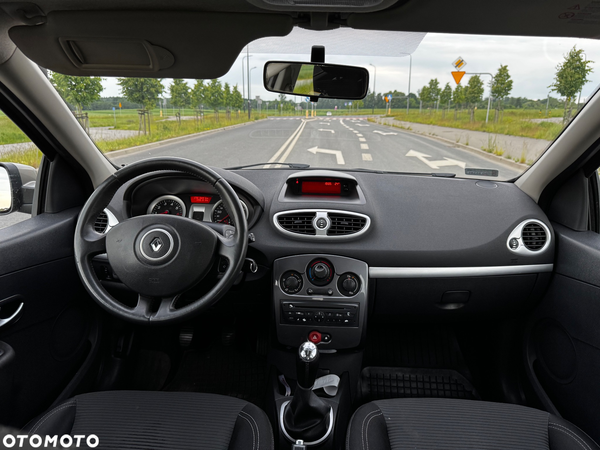 Renault Clio 1.2 16V Authentique - 14