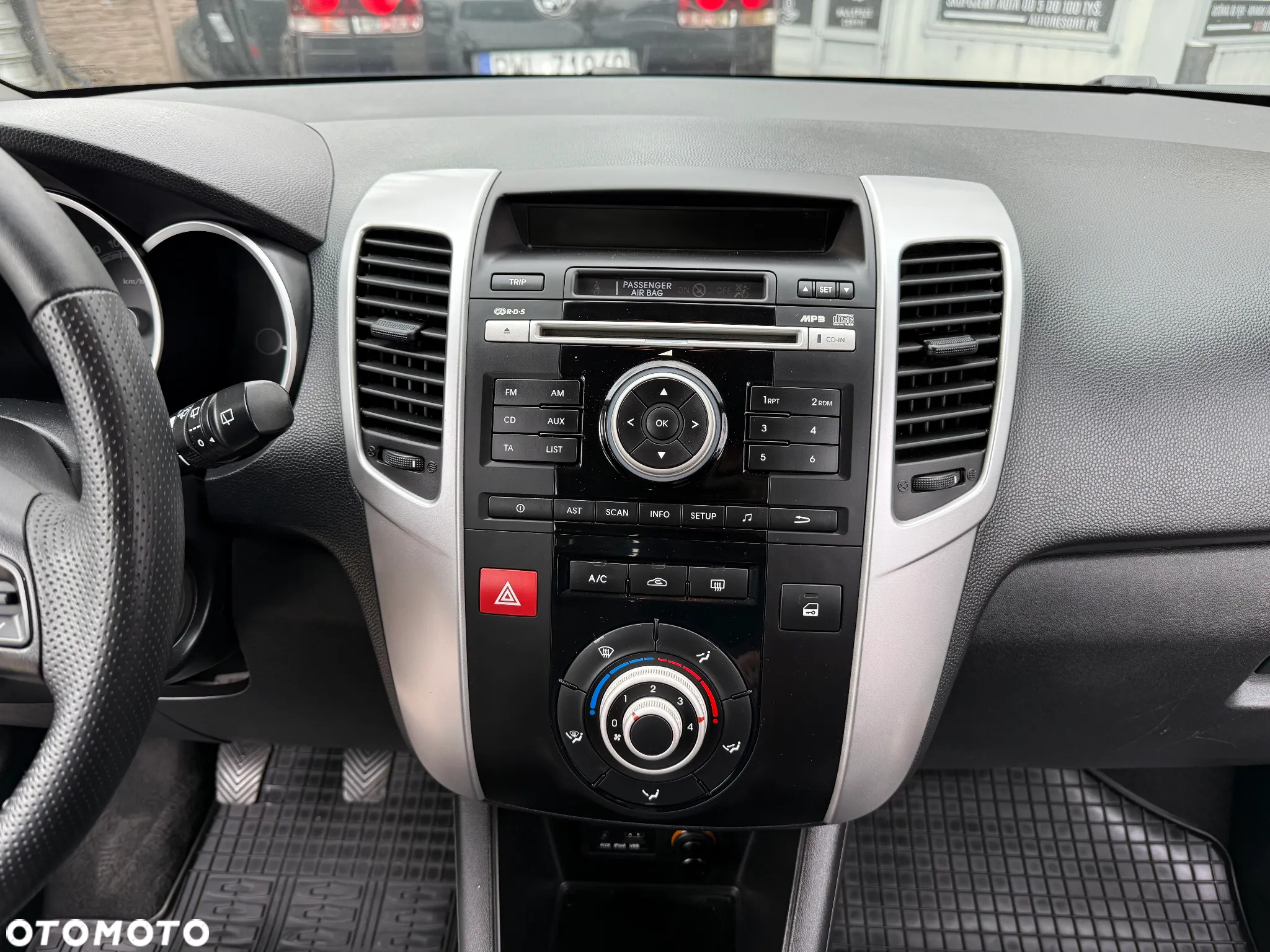 Kia Venga - 31