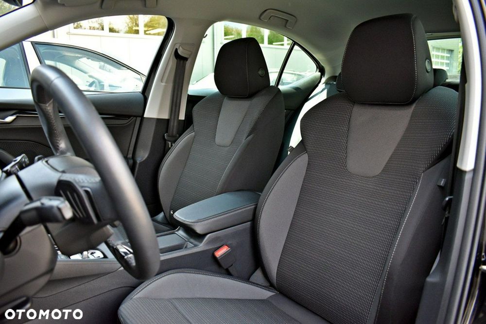 Skoda Octavia 1.5 TSI mHEV Selection DSG - 11