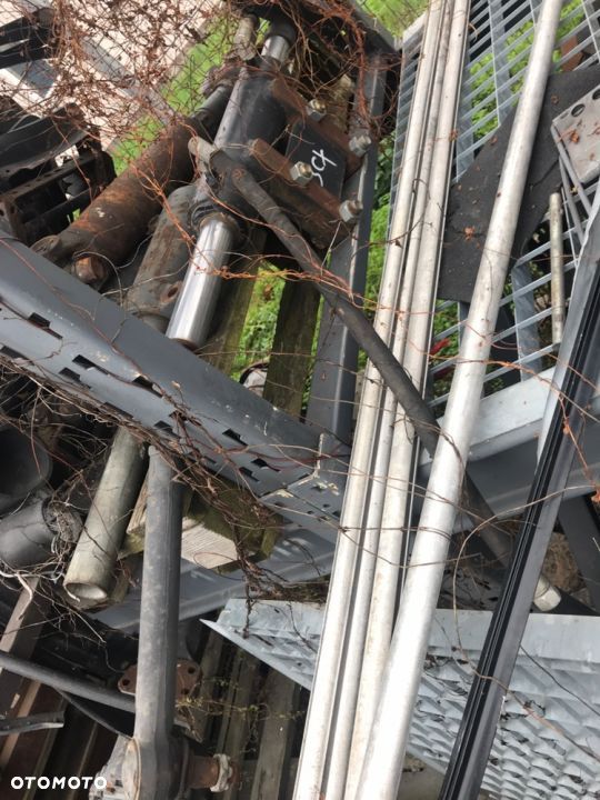 JCB 3 cx siłownik przedni