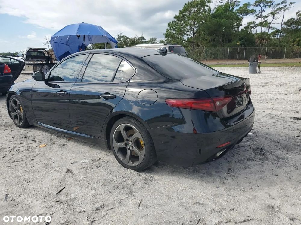 Alfa Romeo Giulia 2.0 Turbo 16V AT8-Q4 Ti - 3
