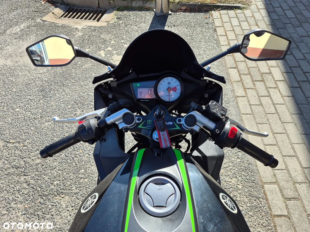 Yamaha YZF - 18