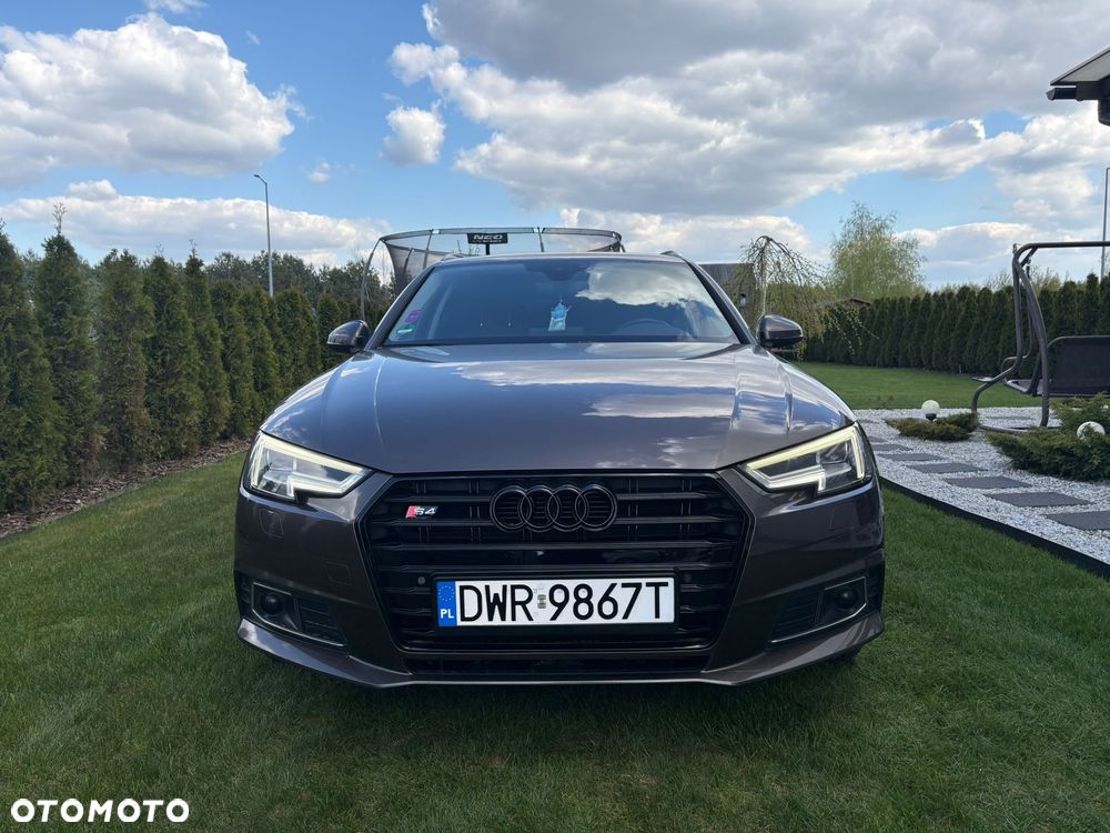 Audi A4 Avant 2.0 TDI - 1