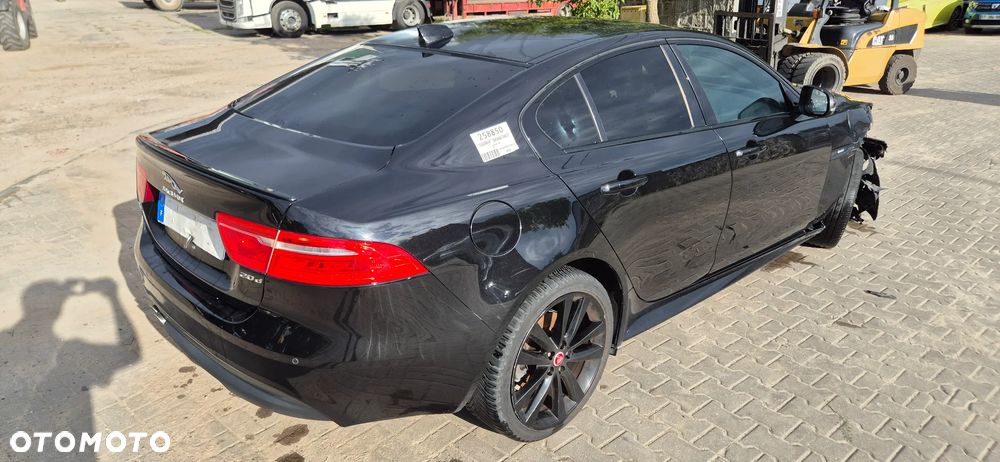Jaguar XE - 9