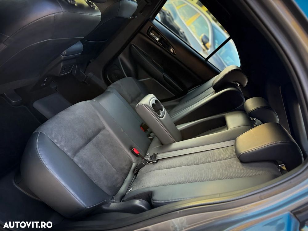 Mitsubishi Eclipse-Cross PHEV Intense+ Black - 7