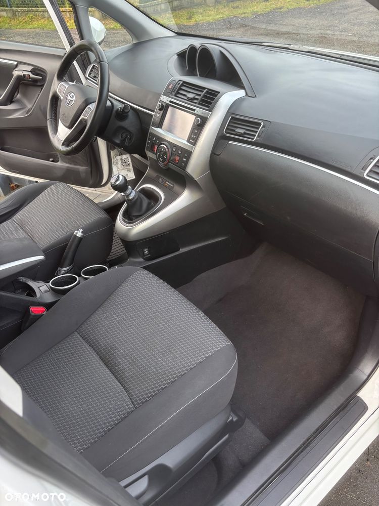 Toyota Verso 1.6 D-4D 5-Sitzer Start/Stop Executive - 8