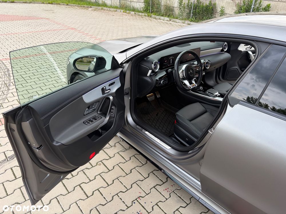 Mercedes-Benz CLA AMG 35 4-Matic 7G-DCT - 24