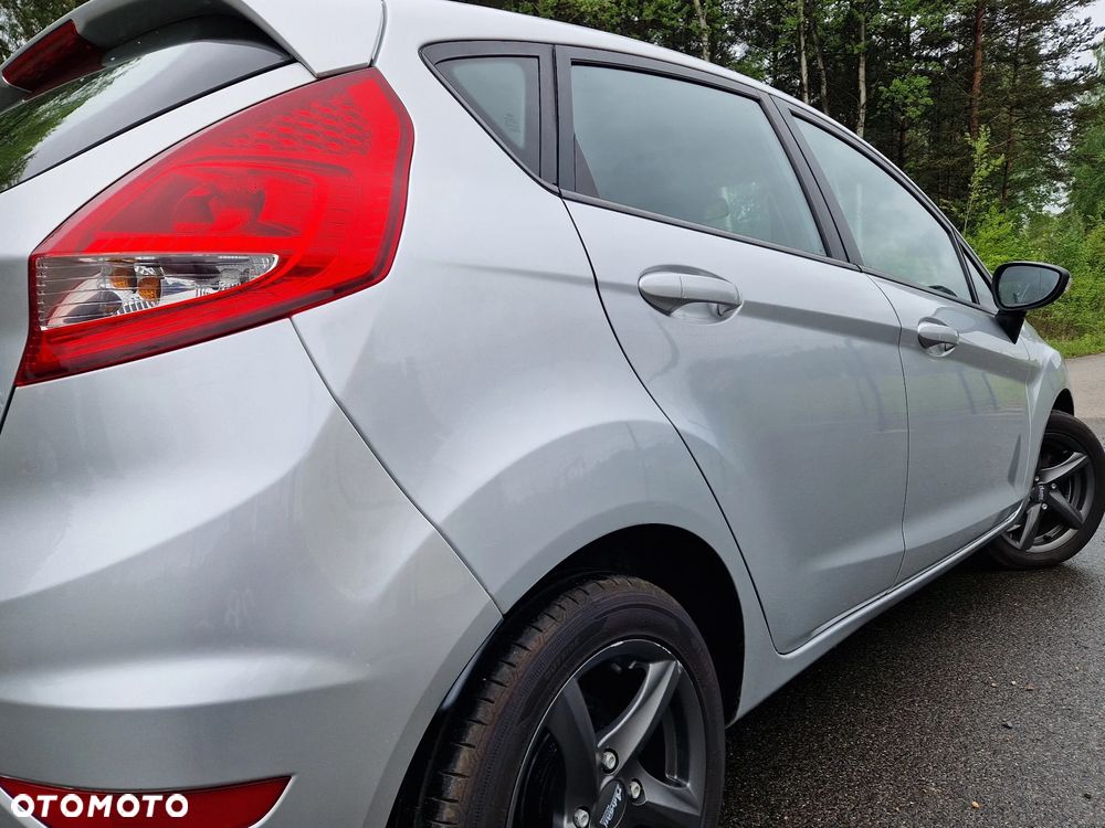Ford Fiesta 1.4 Champions Edition - 14