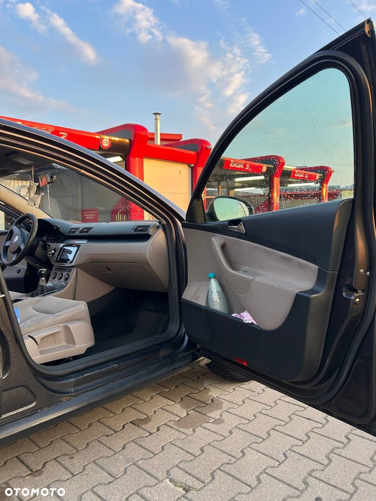 Volkswagen Passat 1.9 TDI Comfortline - 9