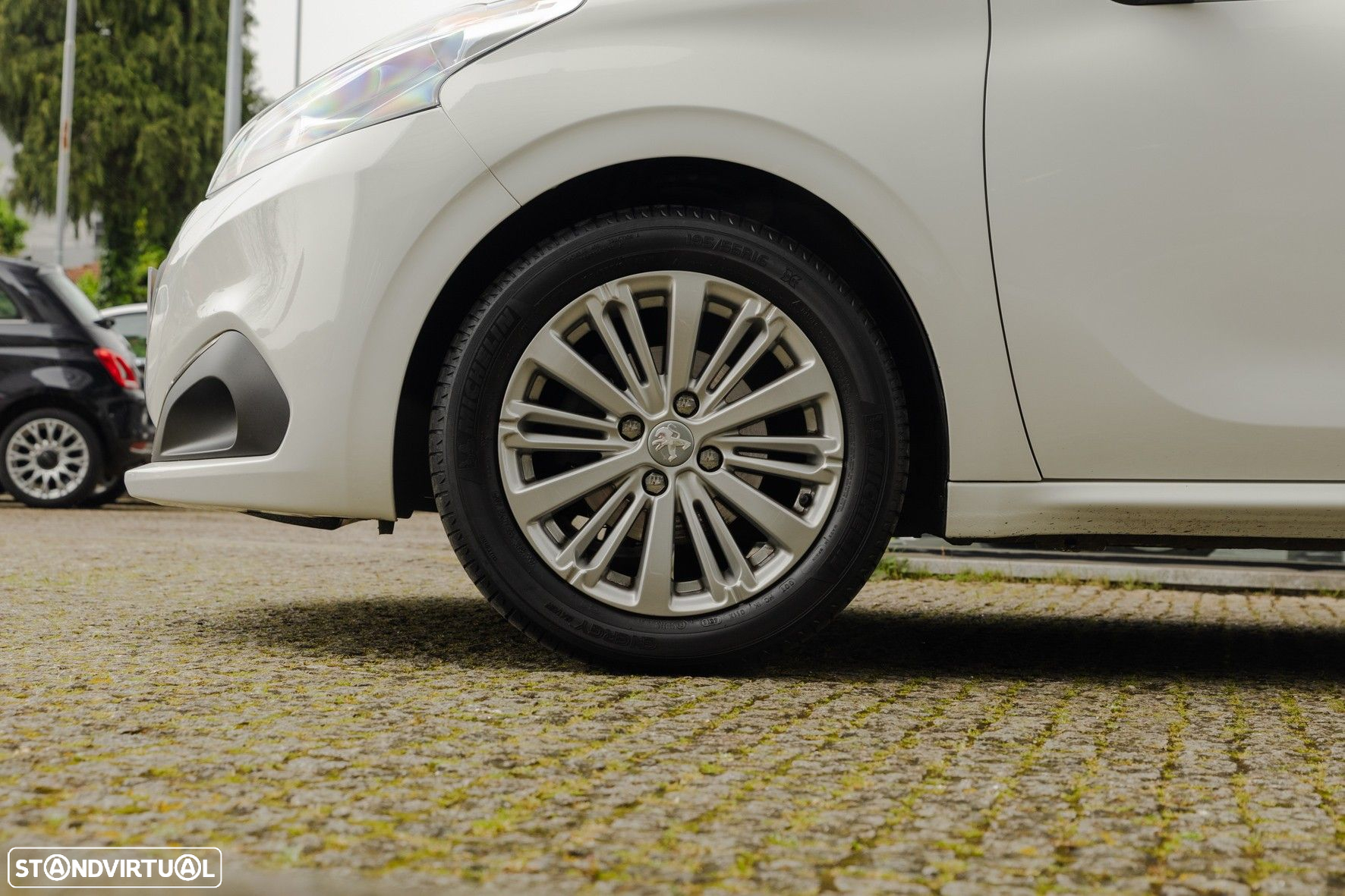 Peugeot 208 1.2 PureTech Allure - 3