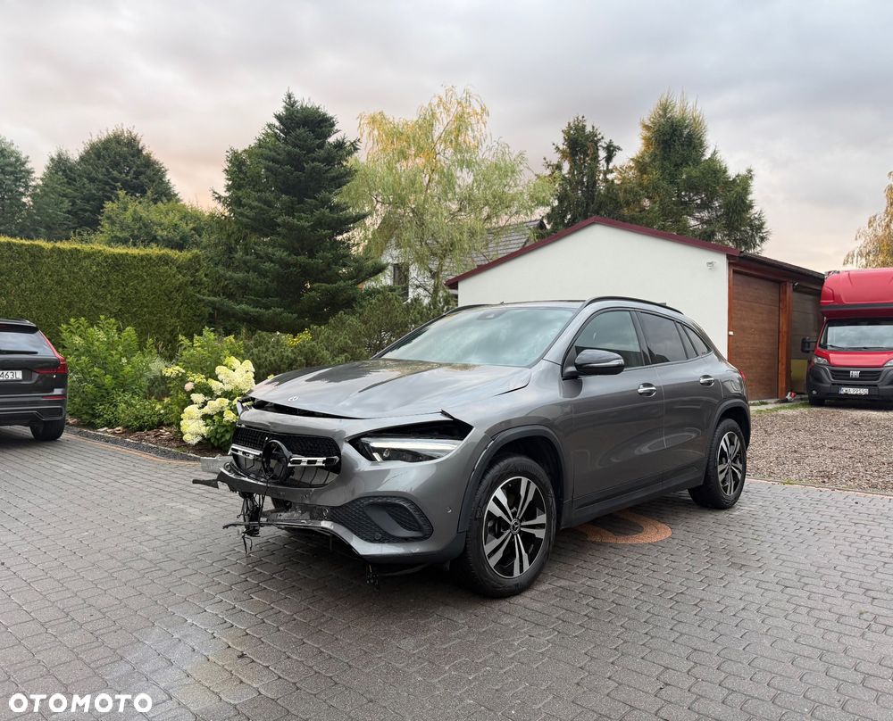 Mercedes-Benz GLA - 2