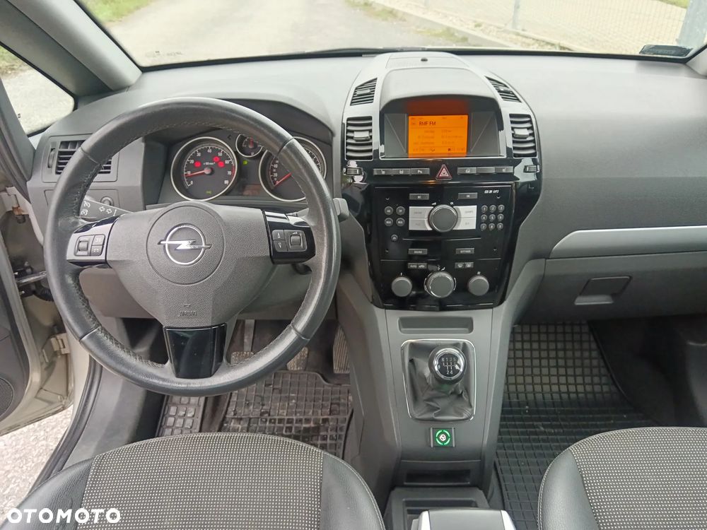 Opel Zafira - 11