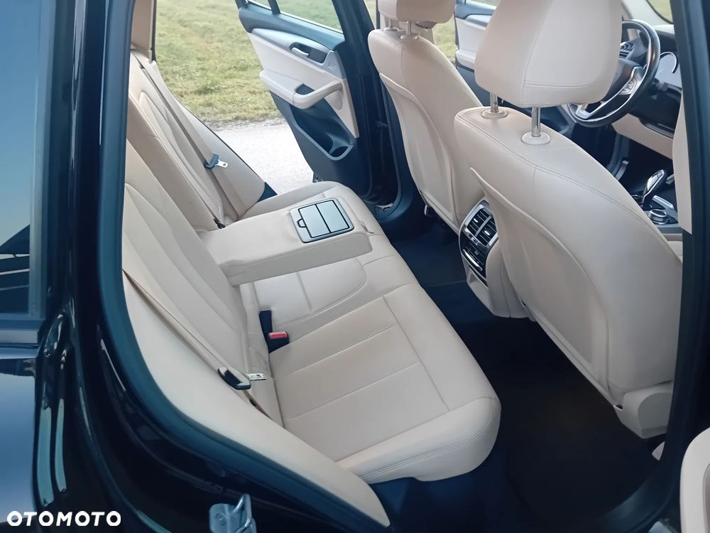 BMW X3 xDrive20i GPF Business Edition - 28