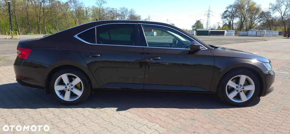 Skoda Superb 2.0 TSI Sportline DSG - 4