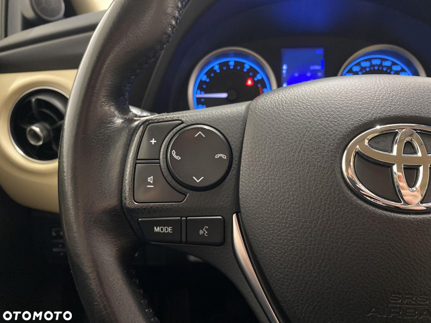 Toyota Corolla 1.6 Premium EU6 - 13
