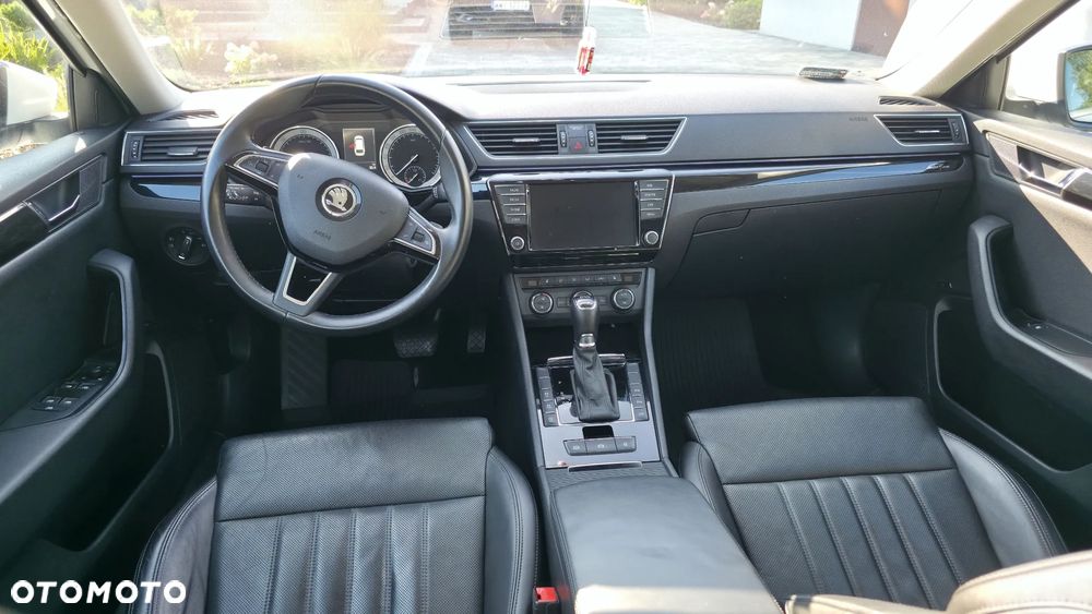 Skoda Superb 2.0 TDI L&K DSG - 9
