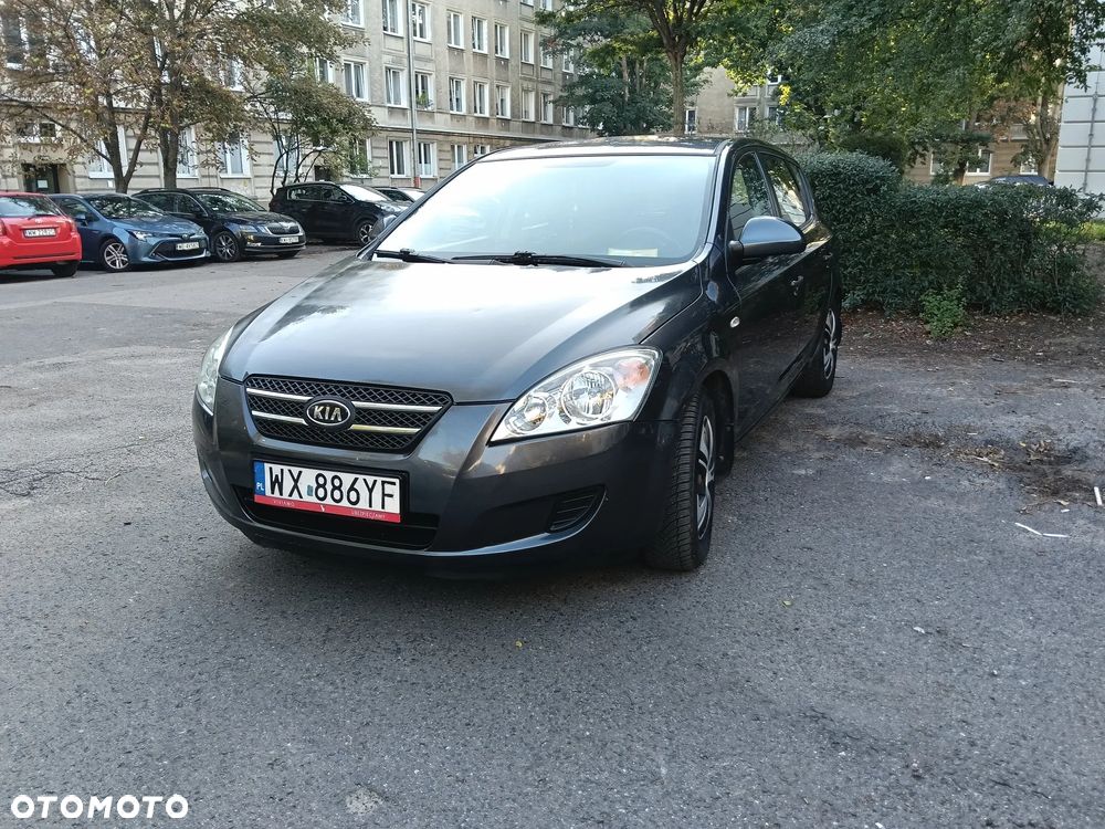 Kia Ceed - 1