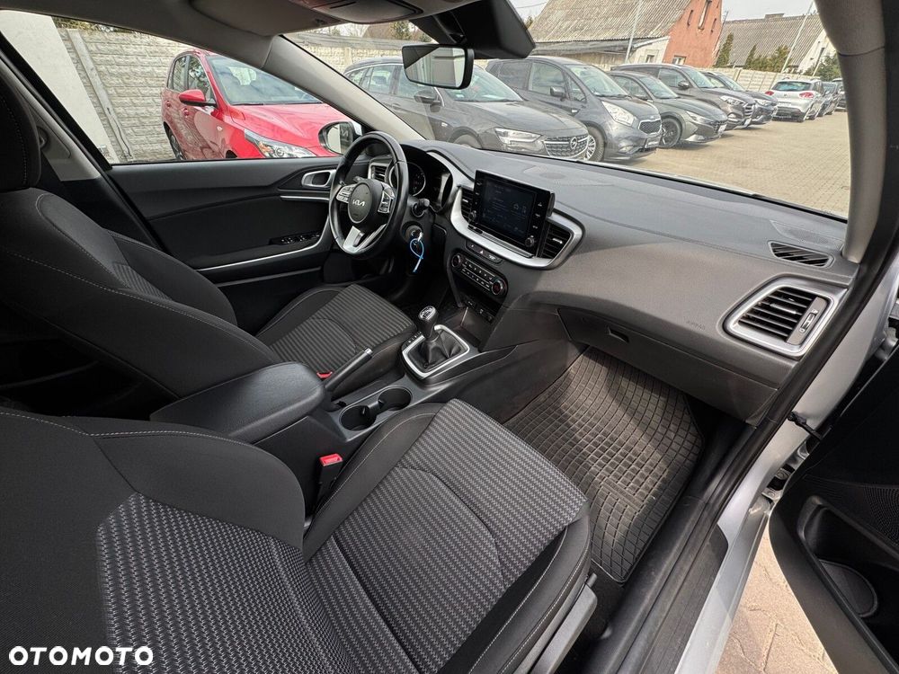 Kia Ceed 1.5 T-GDI M - 16