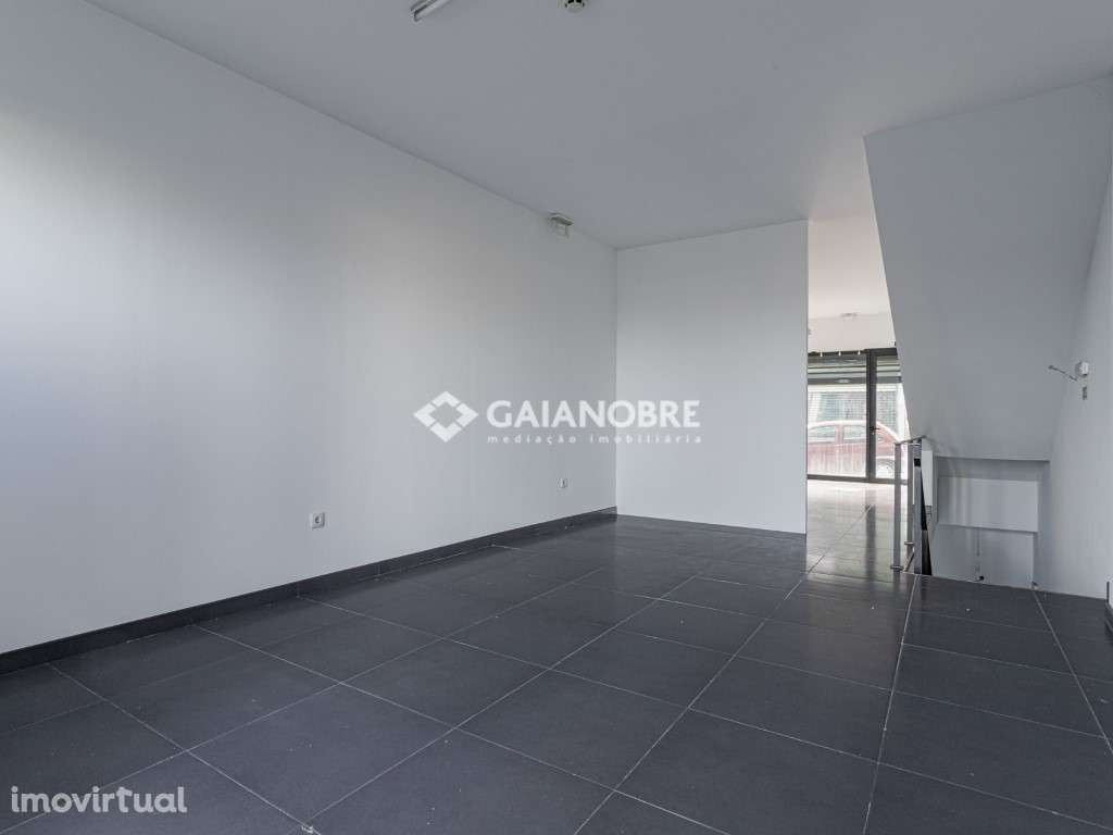 Loja no centro dos Carvalhos + 2 escritórios - Grande imagem: 3/14