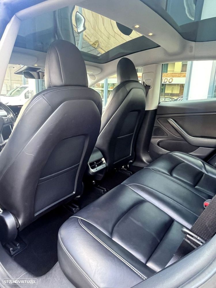 Tesla Model 3 - 12