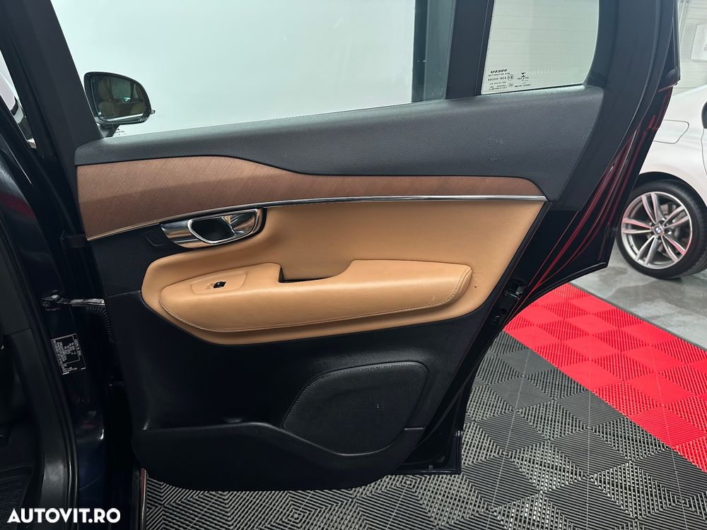 Volvo XC 90 D5 AWD Geartronic Inscription - 24