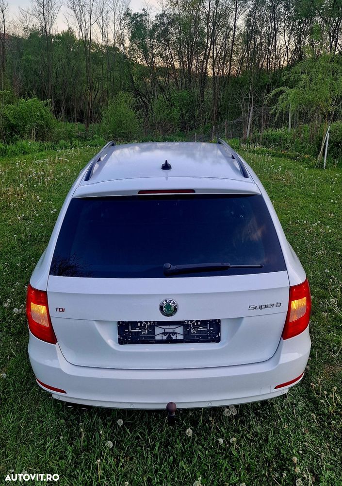 Skoda Superb 2.0 TDI DSG Elegance - 24