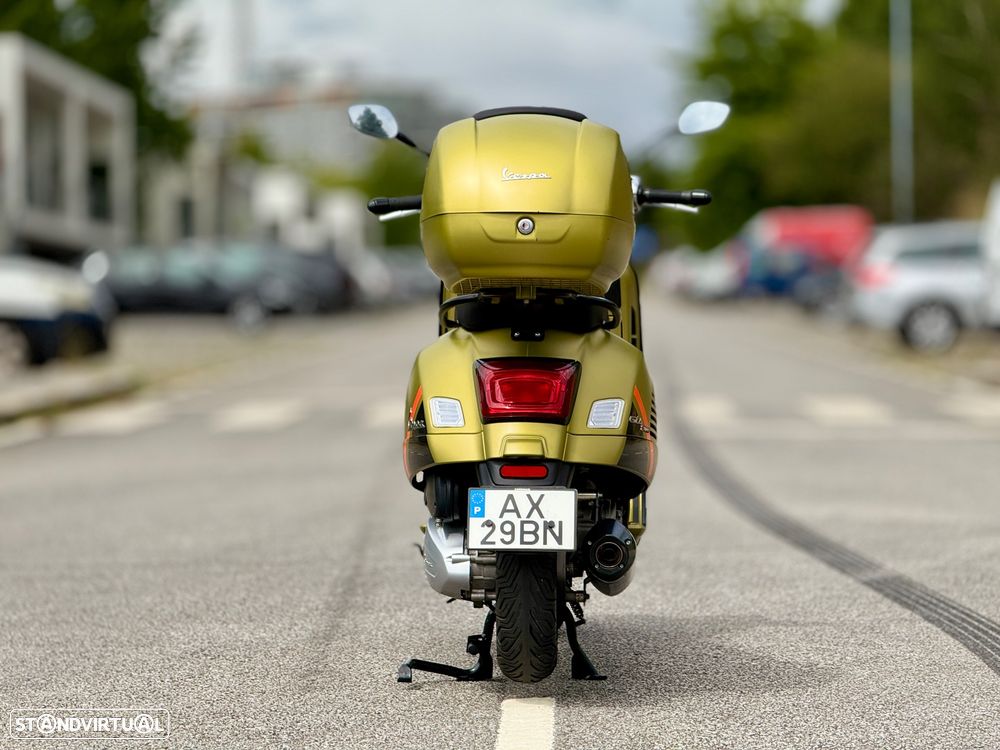 Vespa GTS Super Matt Ambizioso Green - 9
